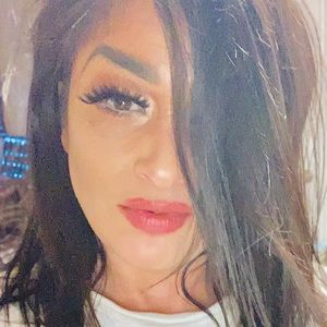 Meet your Posher, Eva